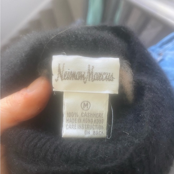 Neiman Marcus Cashmere Polo Small - Picture 2 of 2